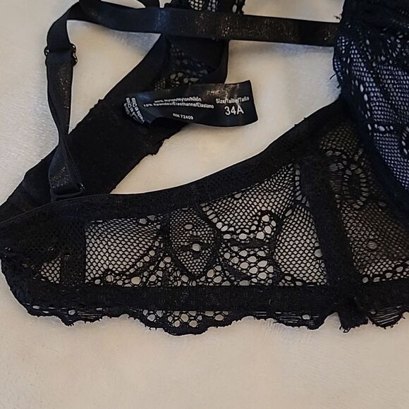Sz 34A black lacy bra - Picture 3 of 7